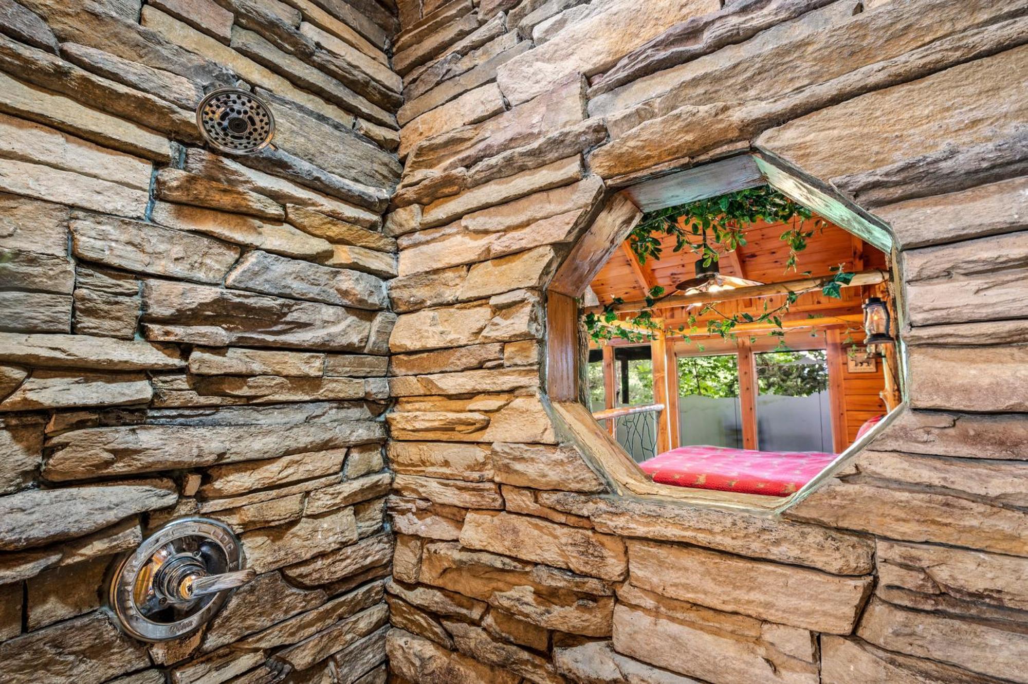 Gatlinburg Enchanted Treehouse By Stony Brook Cabins Экстерьер фото